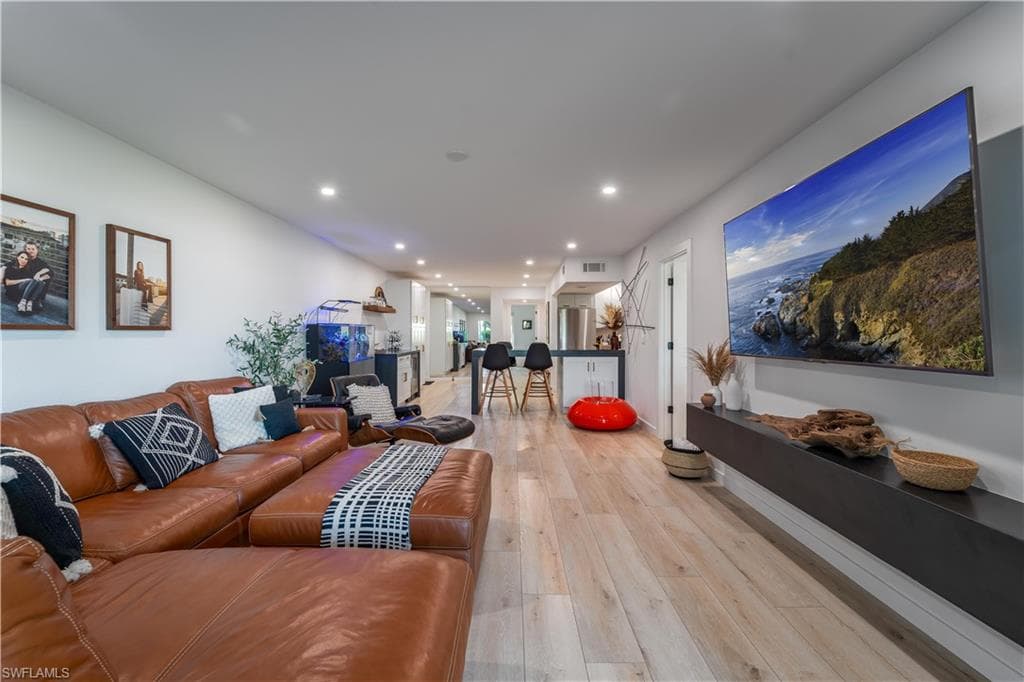 1603 Bayhouse Point DR 111 SARASOTA, FL 34231