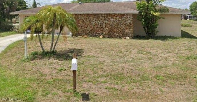 1001 E Jasmine RD LEHIGH ACRES, FL 33936