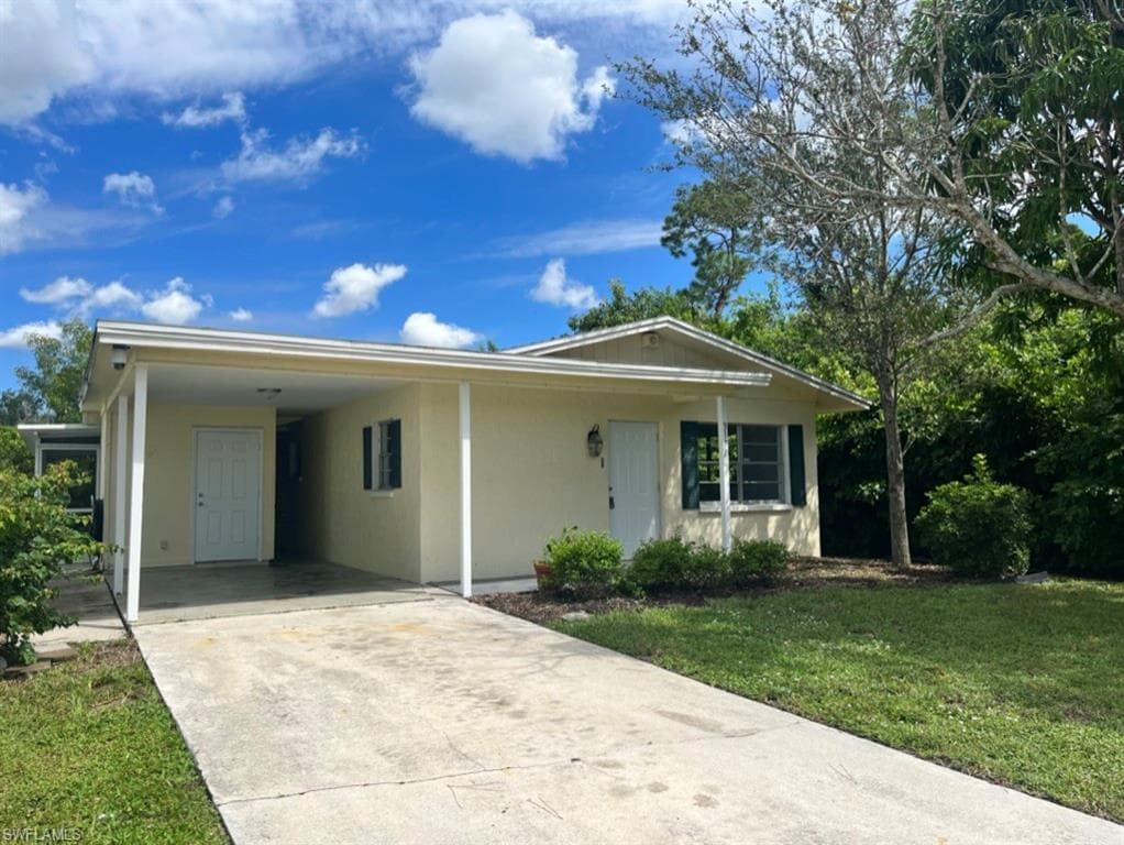 3177 WOODSIDE AVE NAPLES, FL 34112