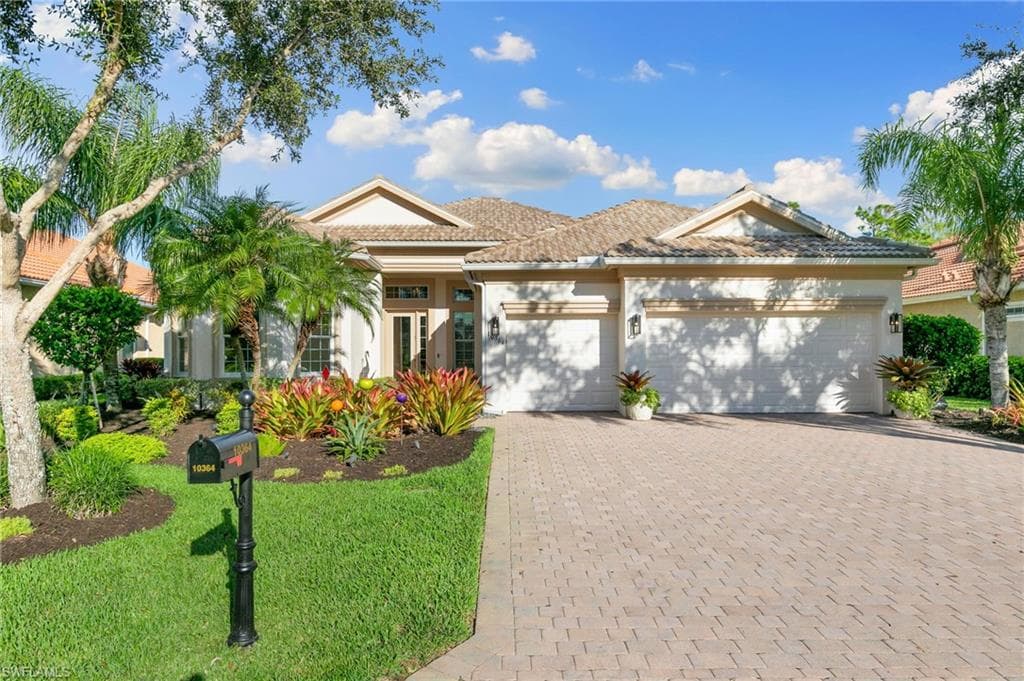 10364 Yorkstone DR BONITA SPRINGS, FL 34135
