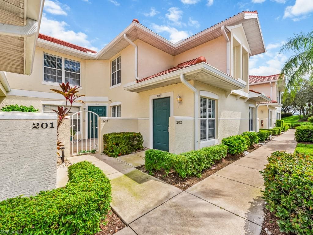 4970 Deerfield WAY F-202 NAPLES, FL 34110