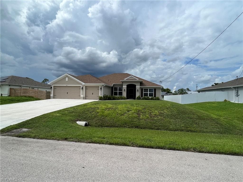 1513 NE 43rd TER CAPE CORAL, FL 33909