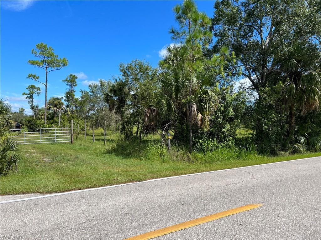 6811 Rich RD NORTH FORT MYERS, FL 33917