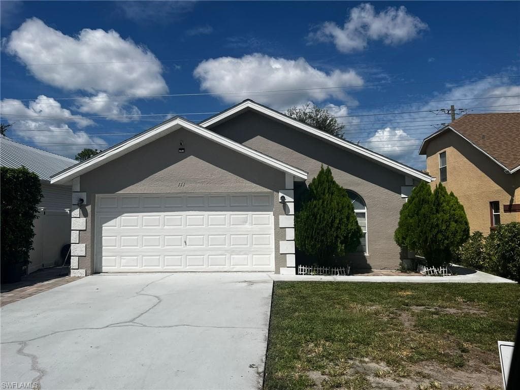 111 Leawood CIR NAPLES, FL 34104