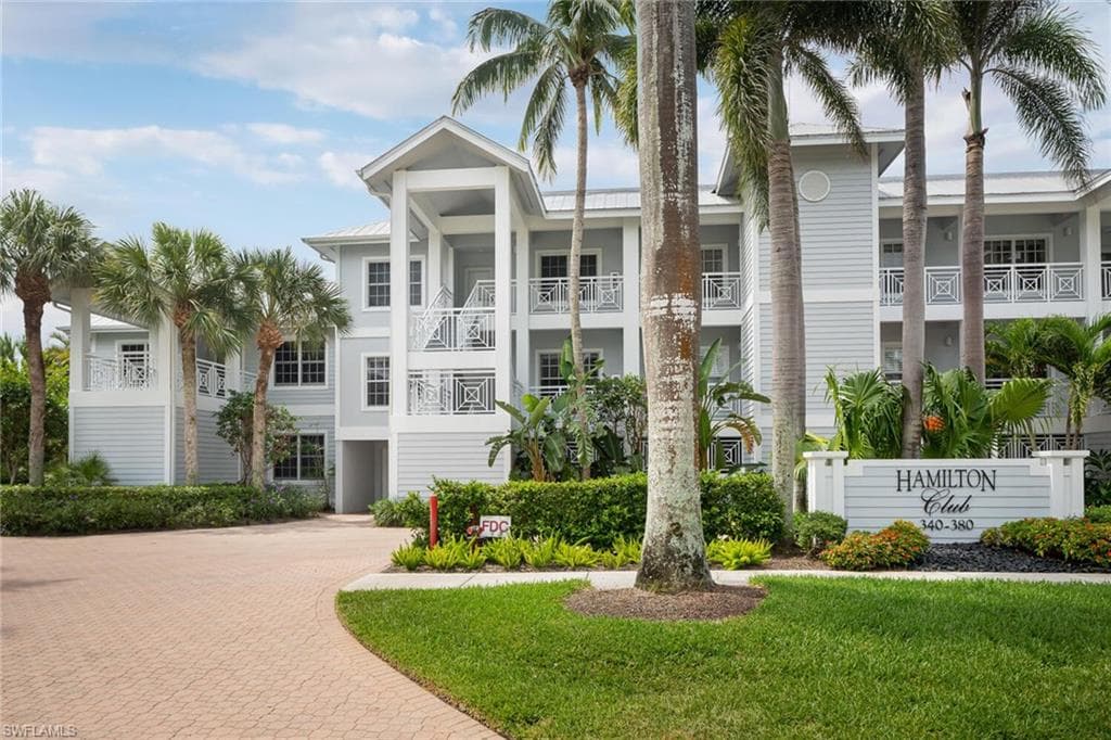 360 7th AVE S 4 NAPLES, FL 34102
