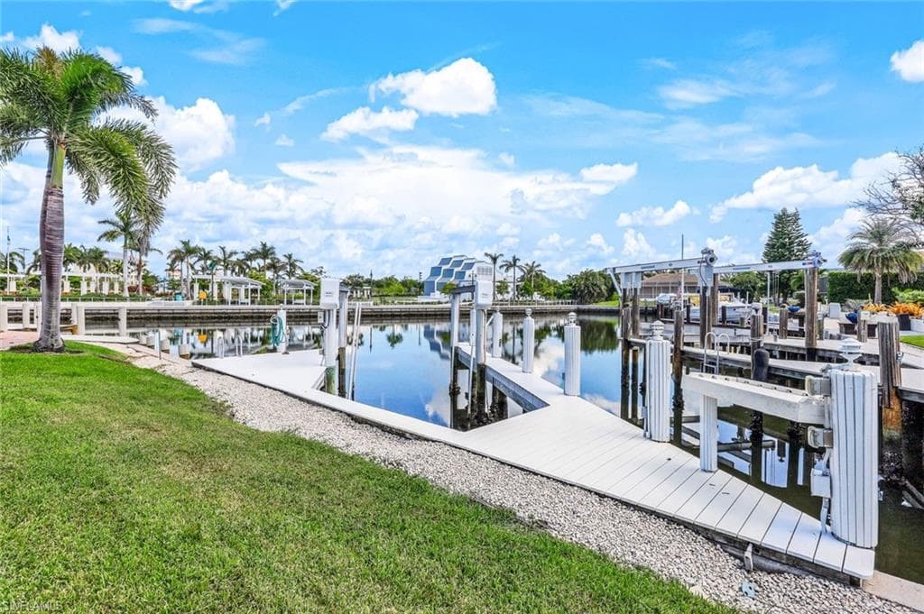 908 JOY CIR MARCO ISLAND, FL 34145