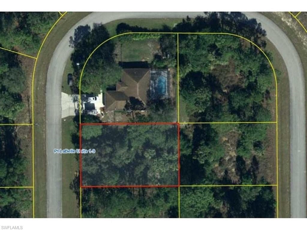 8032 Rolling CIR LABELLE, FL 33935