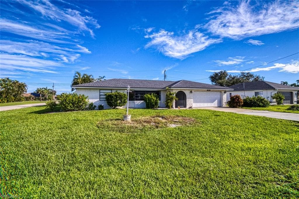 1305 SE 37th ST CAPE CORAL, FL 33904