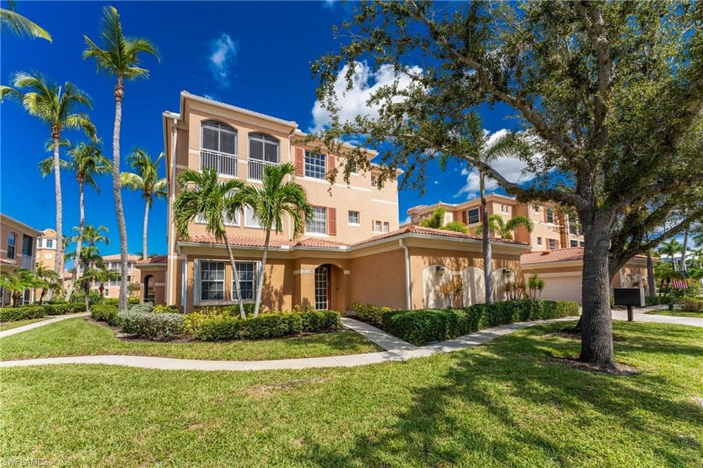 3228 Sunset Key CIR 103 PUNTA GORDA, FL 33955