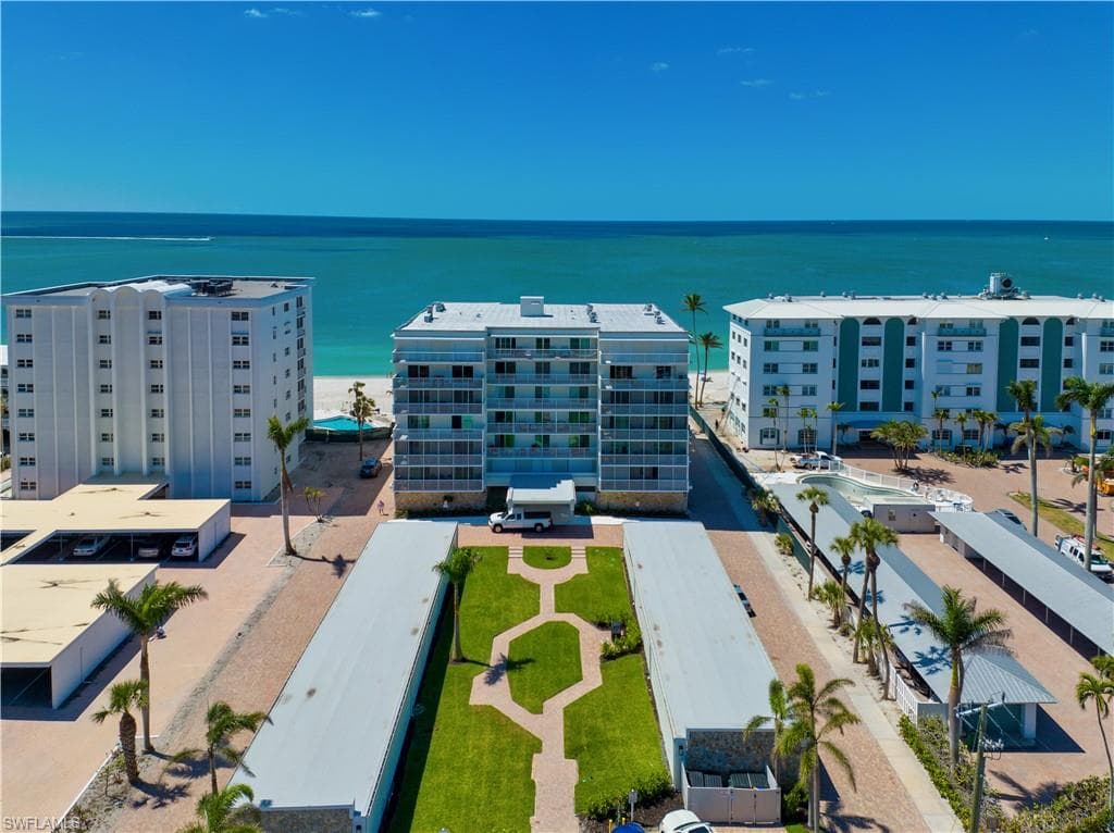 1977 Gulf Shore BLVD N 501 NAPLES, FL 34102