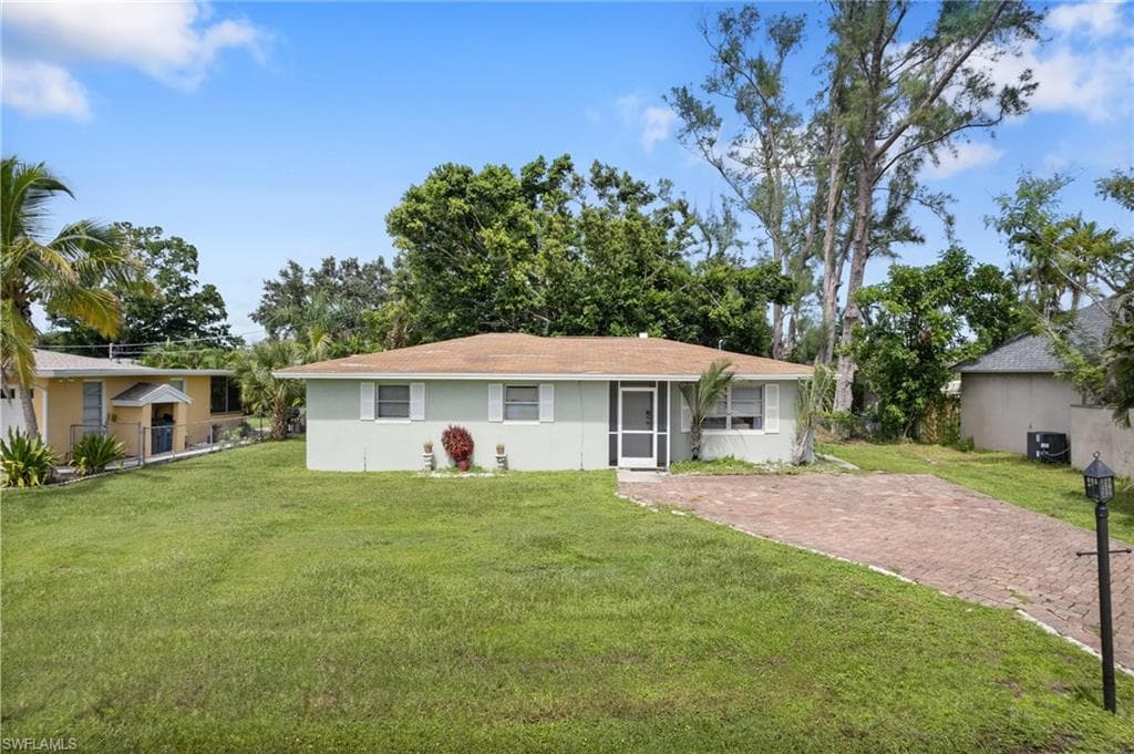 1367 Sirocco ST FORT MYERS, FL 33919