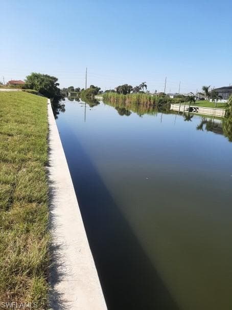 2810 NE 6th AVE CAPE CORAL, FL 33909