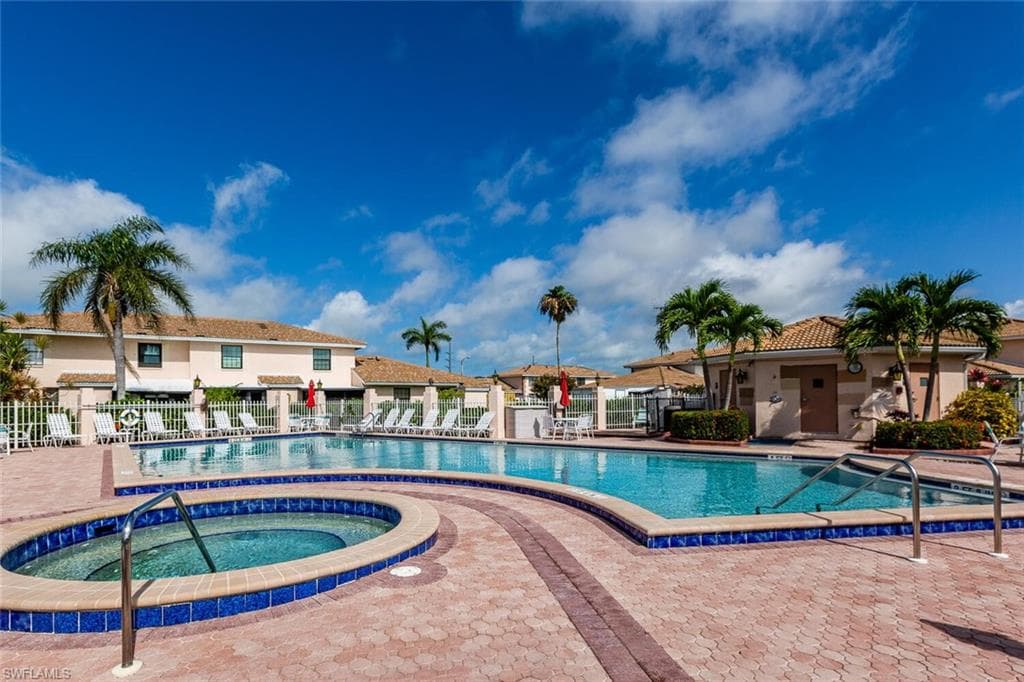 109 Clyburn ST D-3 MARCO ISLAND, FL 34145