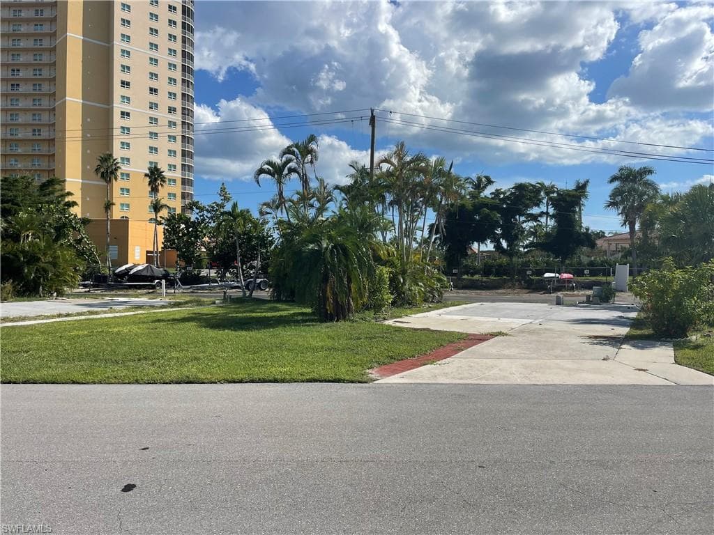 19681 Summerlin RD 642 FORT MYERS, FL 33908