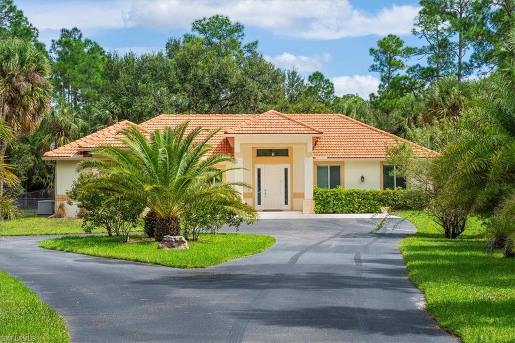 1560 Wilson BLVD N NAPLES, FL 34120