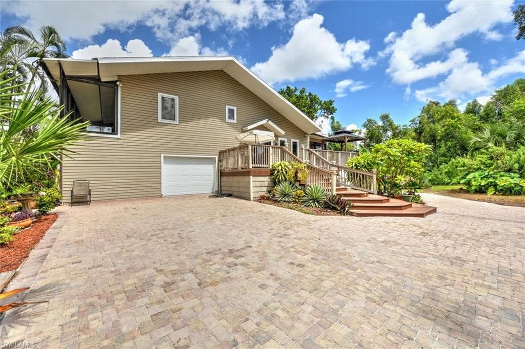 15701 Country CT FORT MYERS, FL 33912