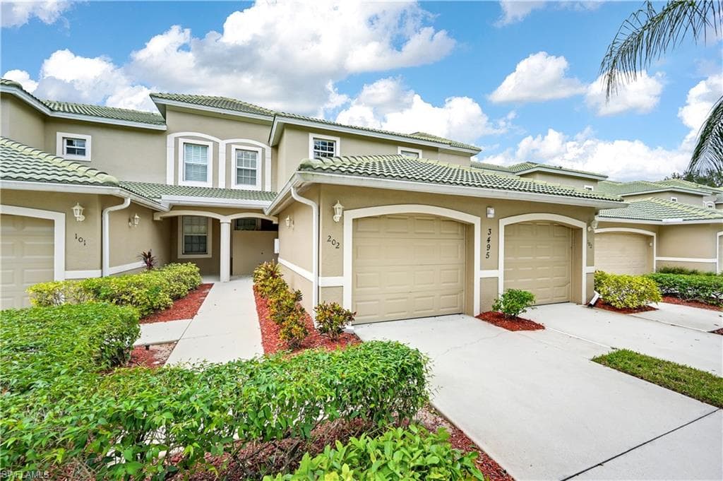 3495 Laurel Greens LN S 202 NAPLES, FL 34119