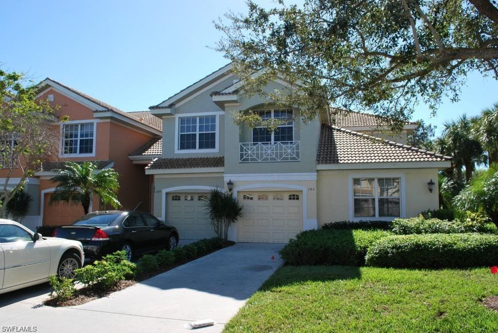 1585 Winding Oaks WAY 203 NAPLES, FL 34109