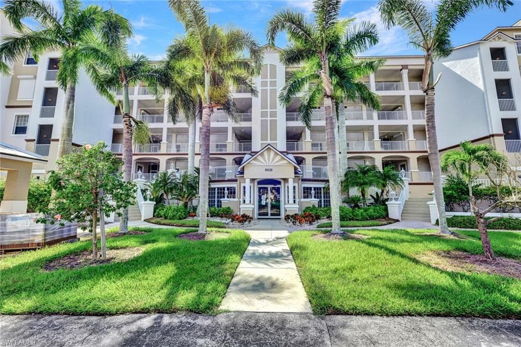 9131 Southmont CV 302 FORT MYERS, FL 33908