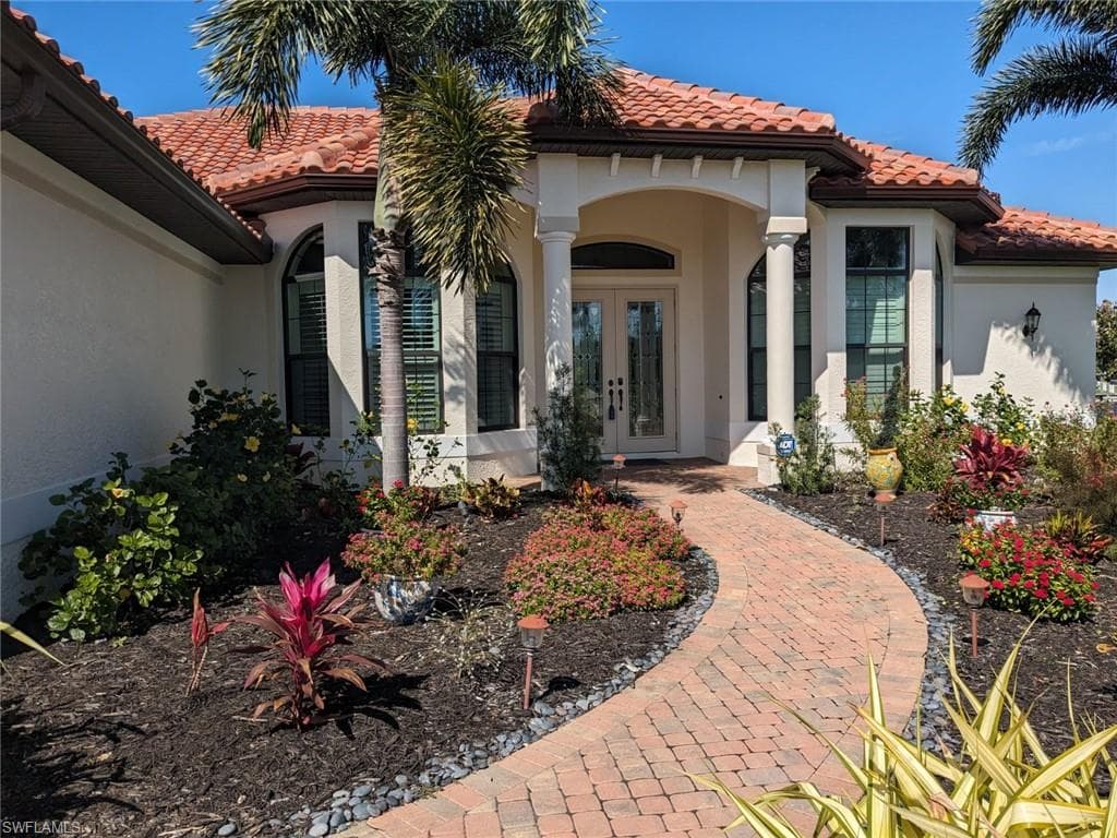 2203 50th ST CAPE CORAL, FL 33914