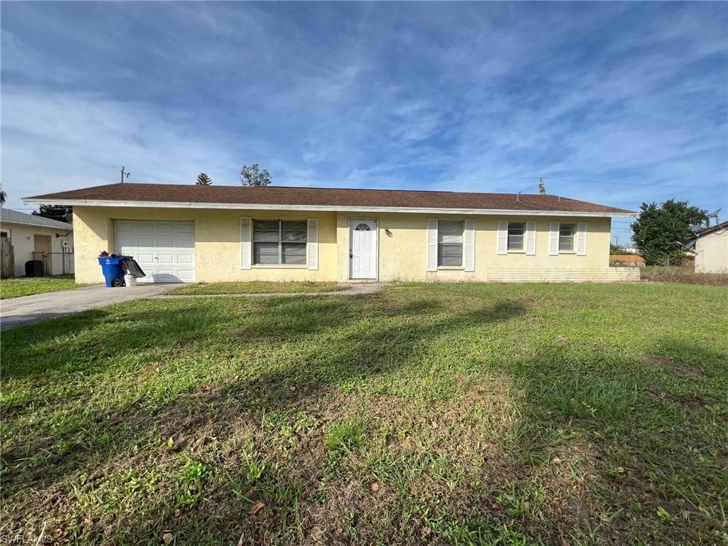 1381 Torreya CIR NORTH FORT MYERS, FL 33917