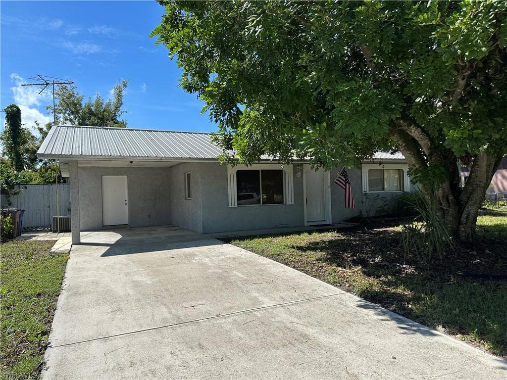 4315 Douglas LN LEHIGH ACRES, FL 33976