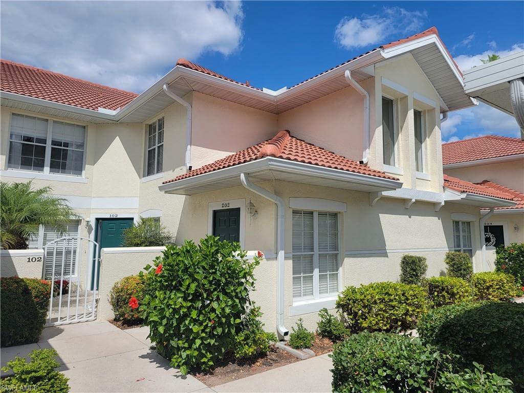 4950 Deerfield WAY D-202 NAPLES, FL 34110