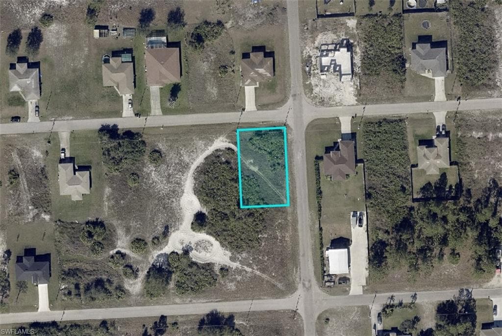 2901 27th ST SW LEHIGH ACRES, FL 33976