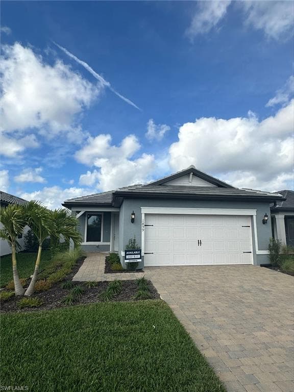1899 Mesa LN NAPLES, FL 34120