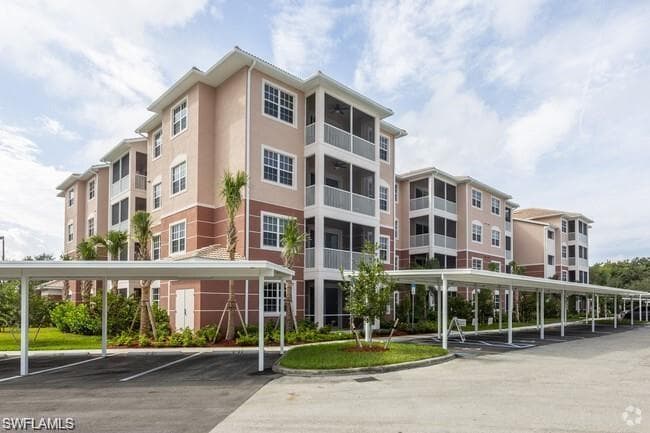 15901 ROYAL POINTE LN 107 FORT MYERS, FL 33908