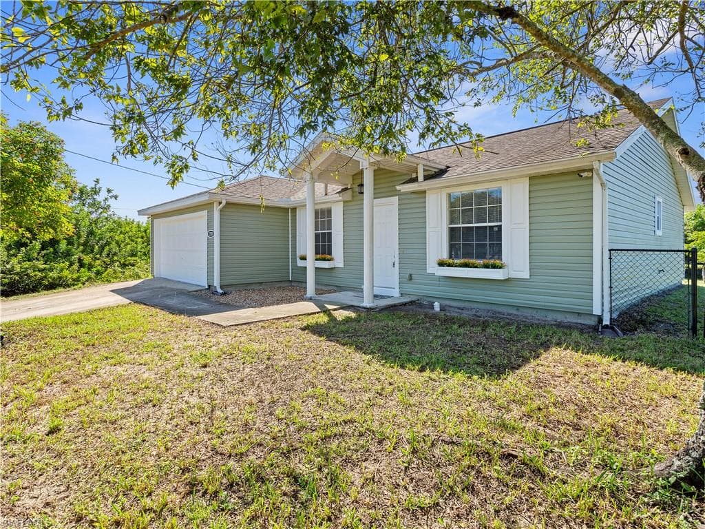 3303 15th ST W LEHIGH ACRES, FL 33971