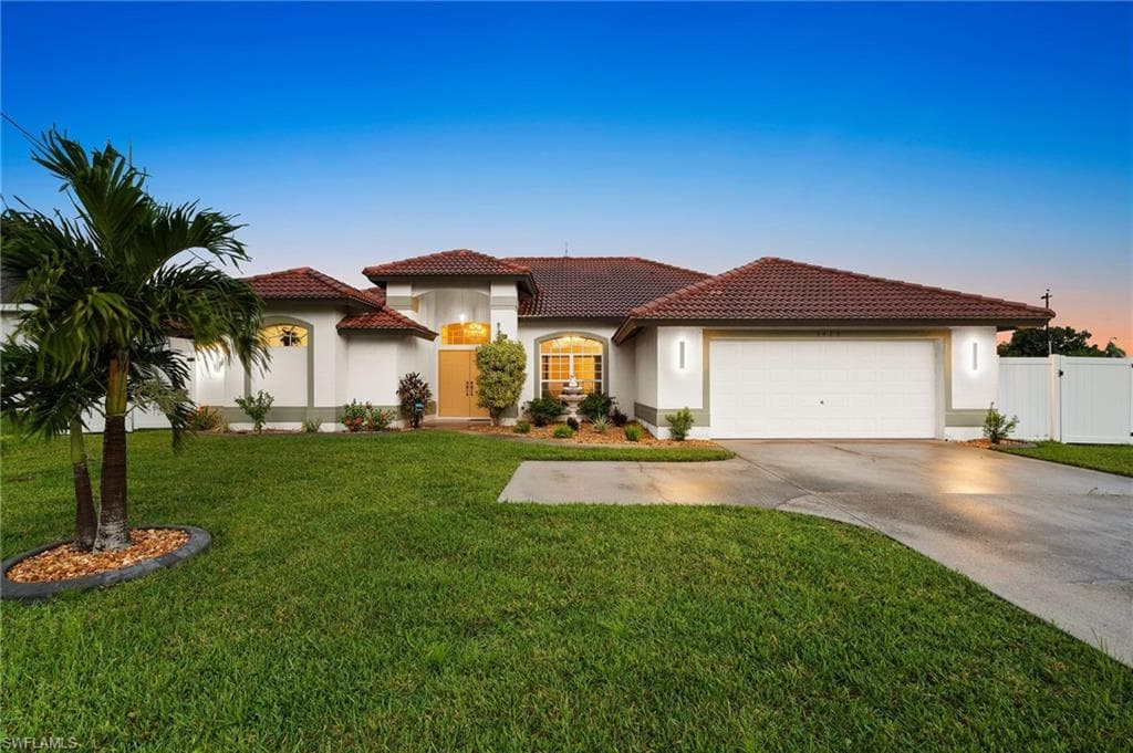 1425 Country Club BLVD CAPE CORAL, FL 33990