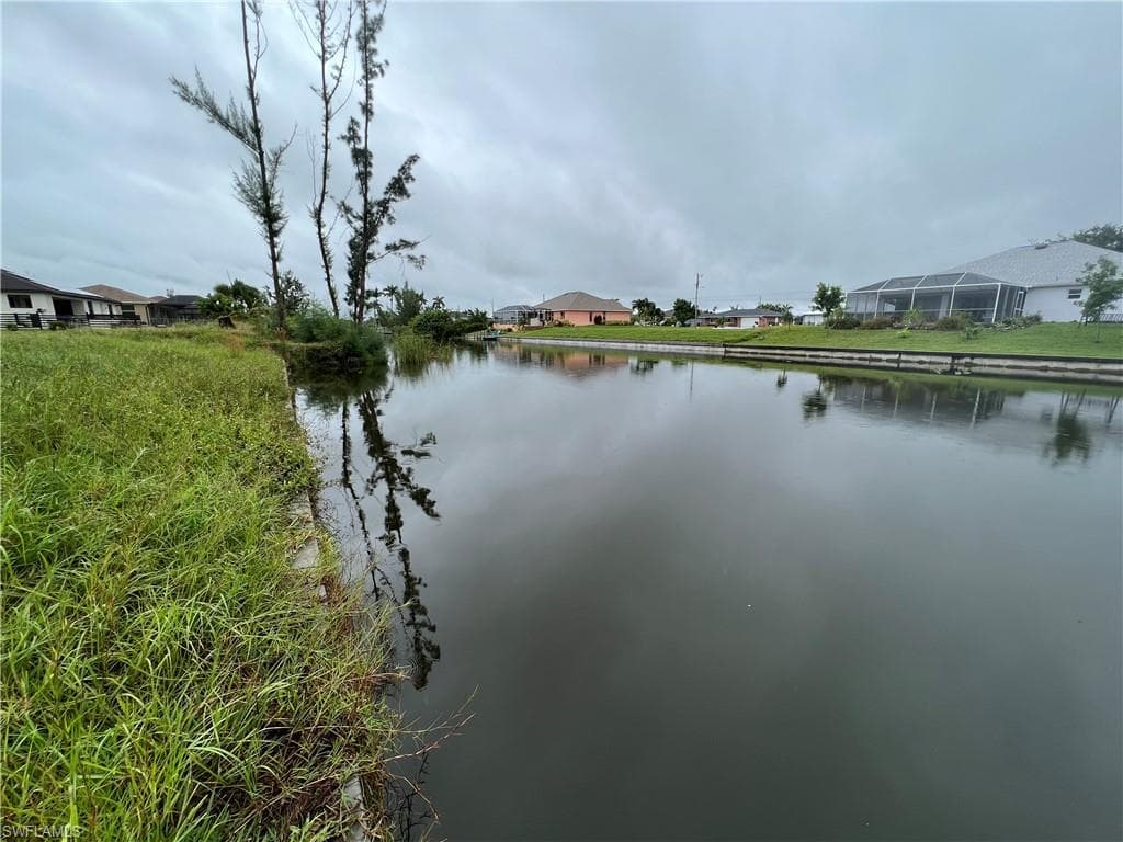 616 28th ST CAPE CORAL, FL 33914