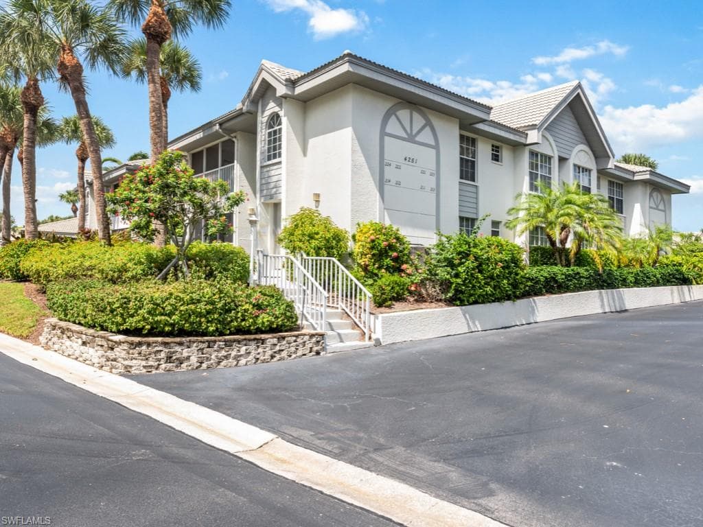 4251 Lake Forest DR 221 BONITA SPRINGS, FL 34134
