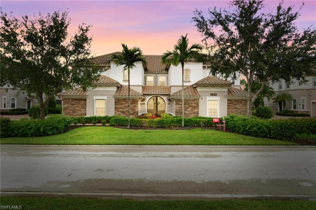 8783 Coastline CT 3-202 NAPLES, FL 34120