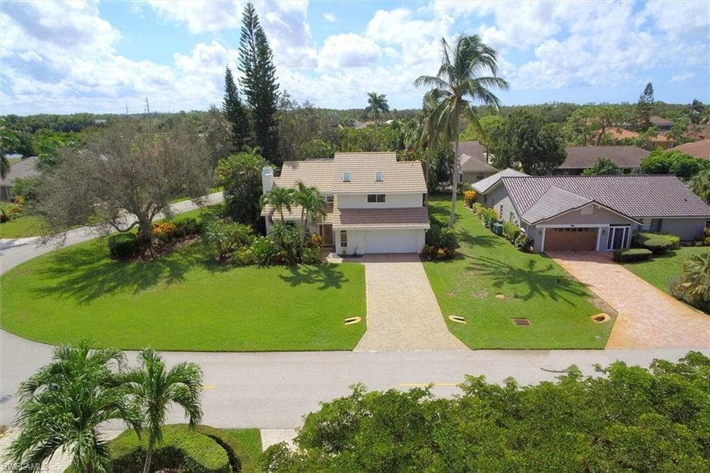 9896 El Greco CIR BONITA SPRINGS, FL 34135