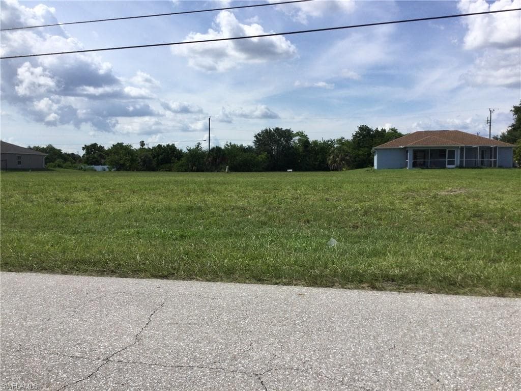1829 NE 20th TER CAPE CORAL, FL 33909