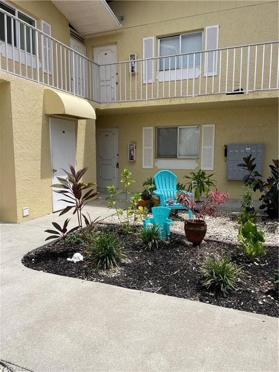 8101 Country RD 103 FORT MYERS, FL 33919