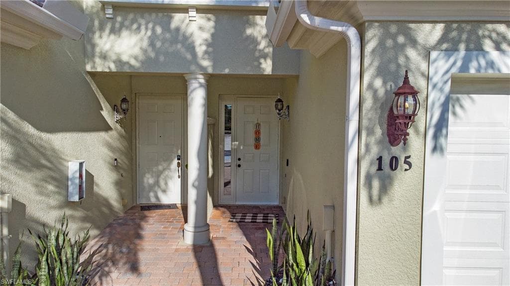 1395 Mariposa CIR 105 NAPLES, FL 34105