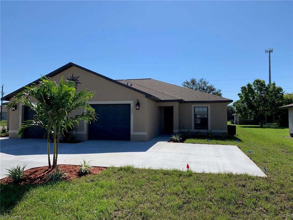 3827 SW 8th CT CAPE CORAL, FL 33914