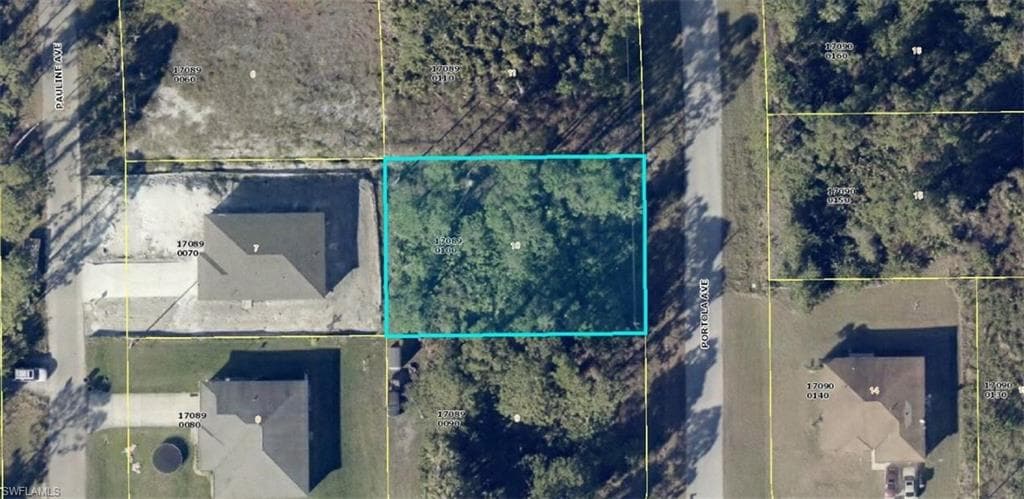 424 Portola AVE LEHIGH ACRES, FL 33974