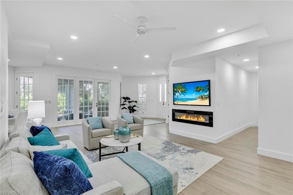 161 Colonade CIR NAPLES, FL 34103