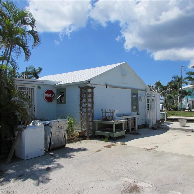 2662 Pine ST MATLACHA, FL 33993