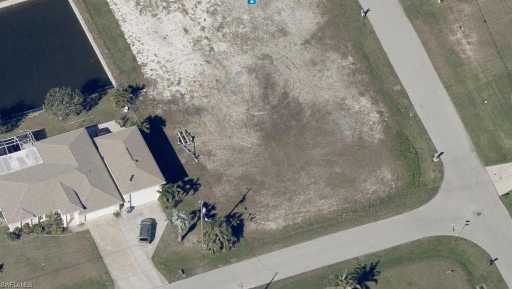 830 SW 4th PL CAPE CORAL, FL 33991