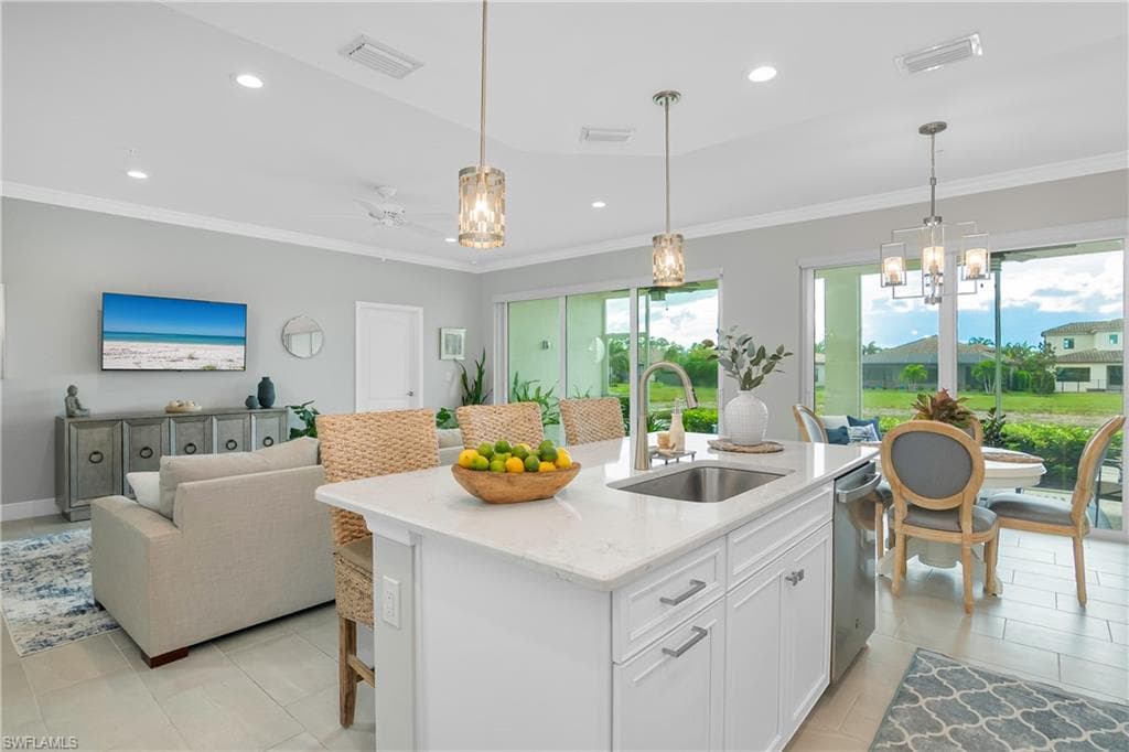 2295 Sawyers Hill RD 1003 NAPLES, FL 34120