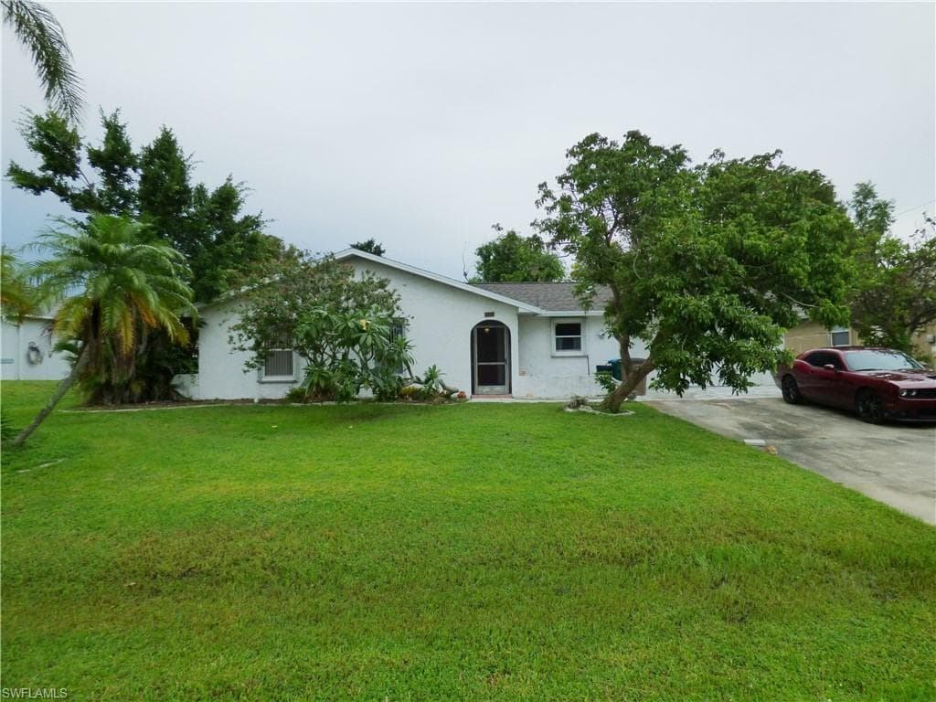 1305 SW 14th TER CAPE CORAL, FL 33991