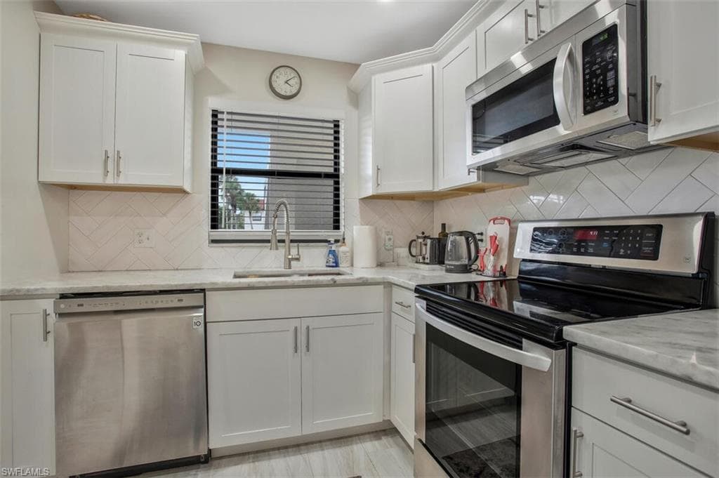 4166 27th CT SW 104 NAPLES, FL 34116