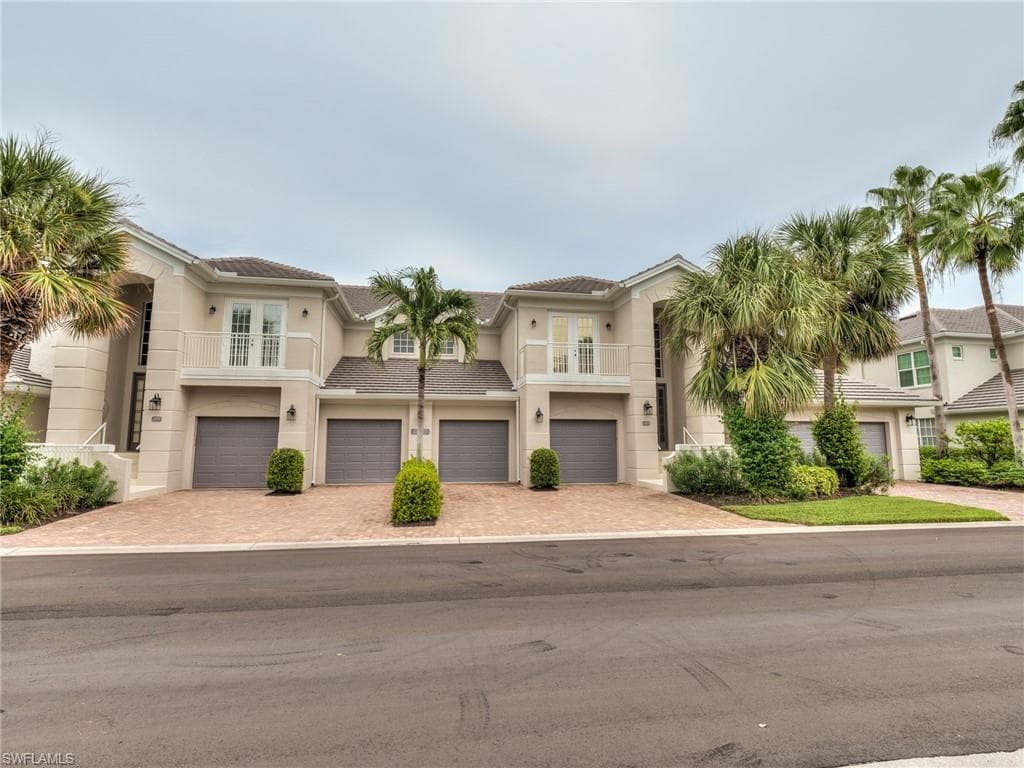 9520 Cypress Hammock CIR 202 ESTERO, FL 34135