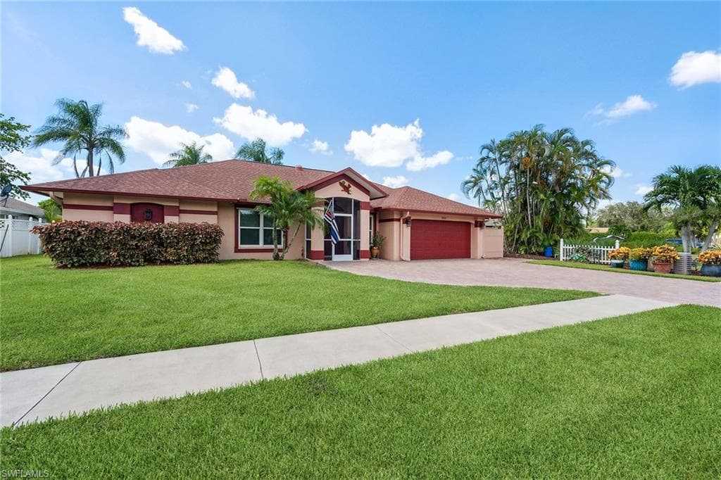 900 Hidden Harbour DR NAPLES, FL 34109