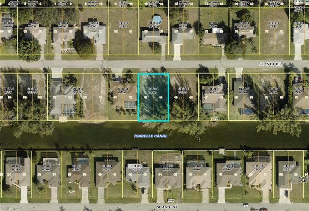 302 SE 15th TER CAPE CORAL, FL 33990